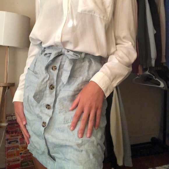 🐋This skirt is a must have for your closet🐋 - Picture 1 of 3